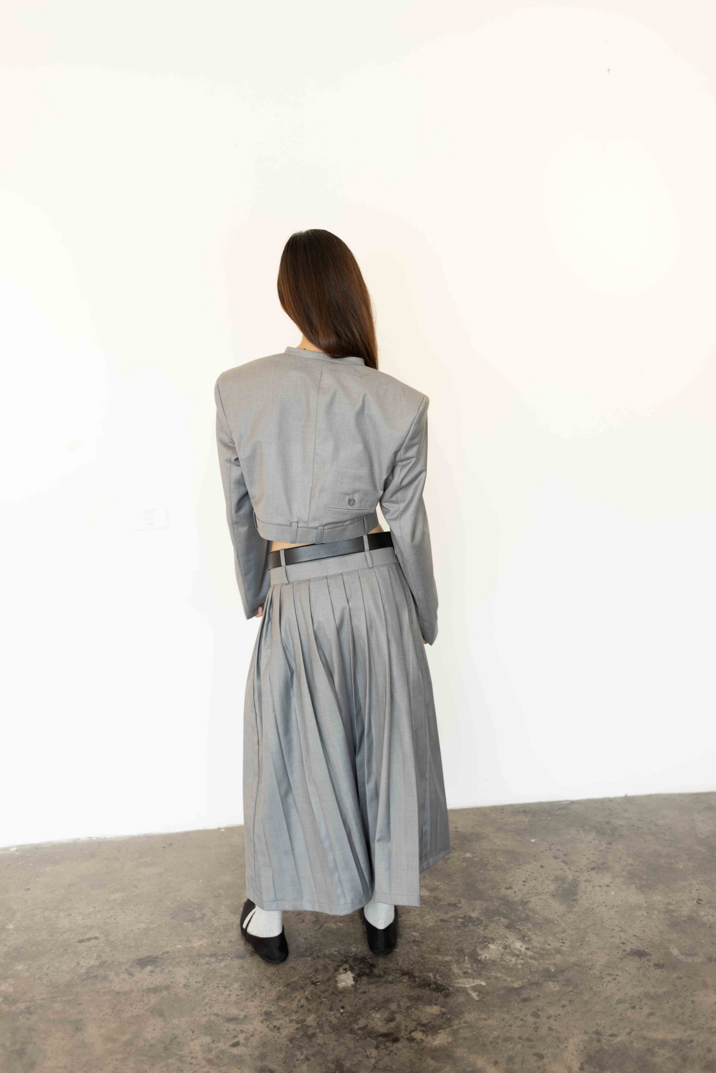 Long grey pleated skirt