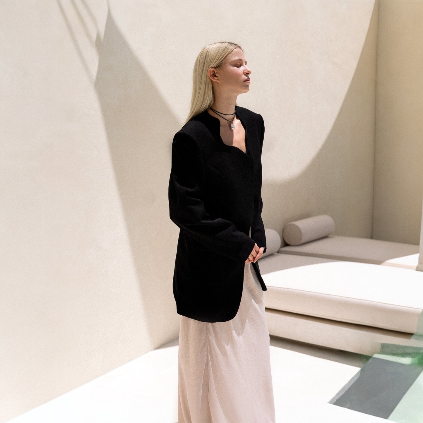 Black jacket wave - BURO