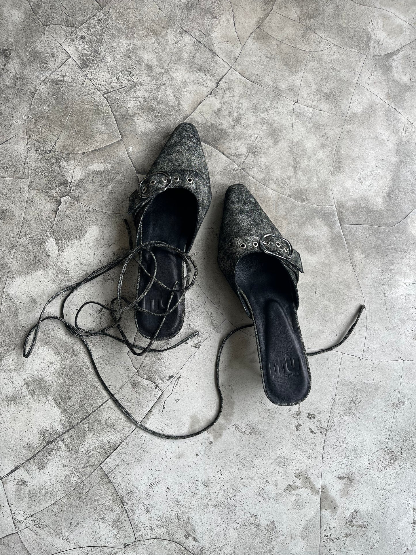 “Kaia” kitten heels shoes (white)