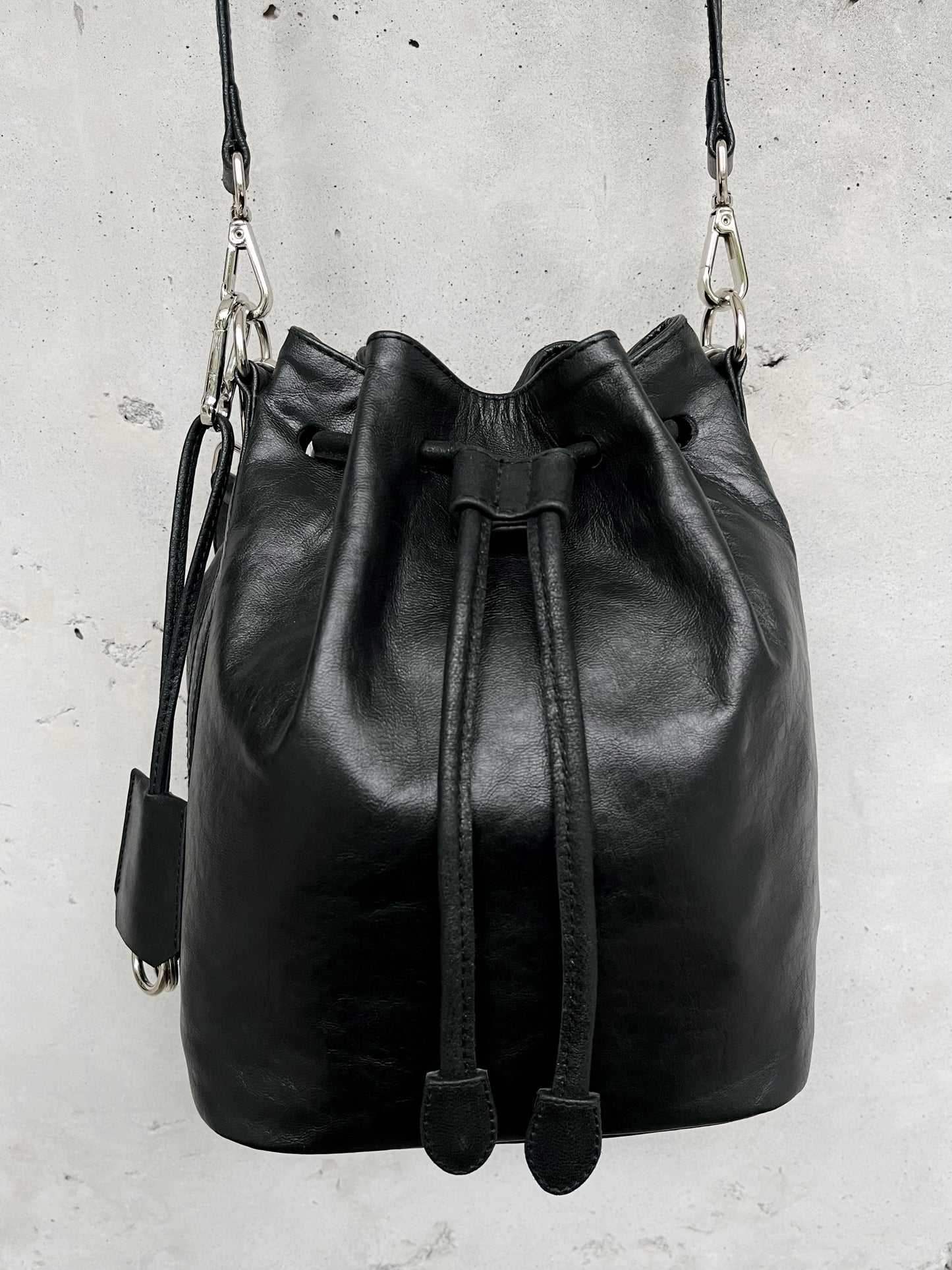 ”Okla” Large leather bucket bag