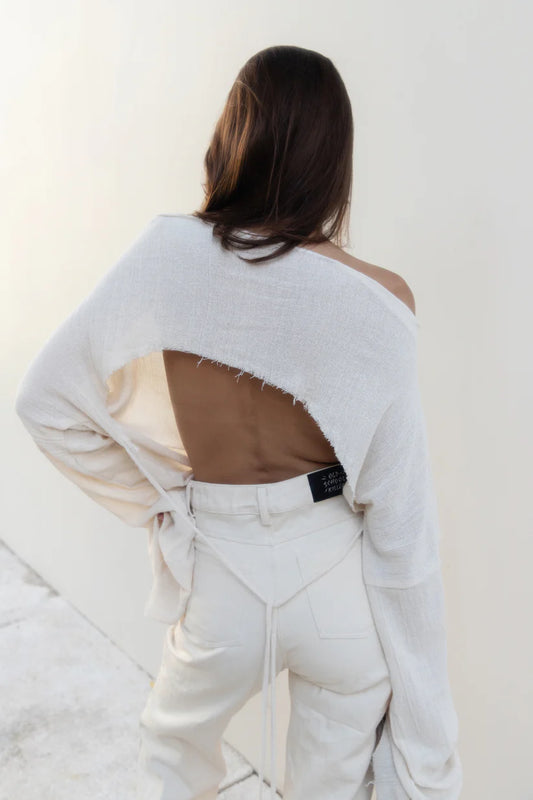 Cotton top with long sleeves in cream