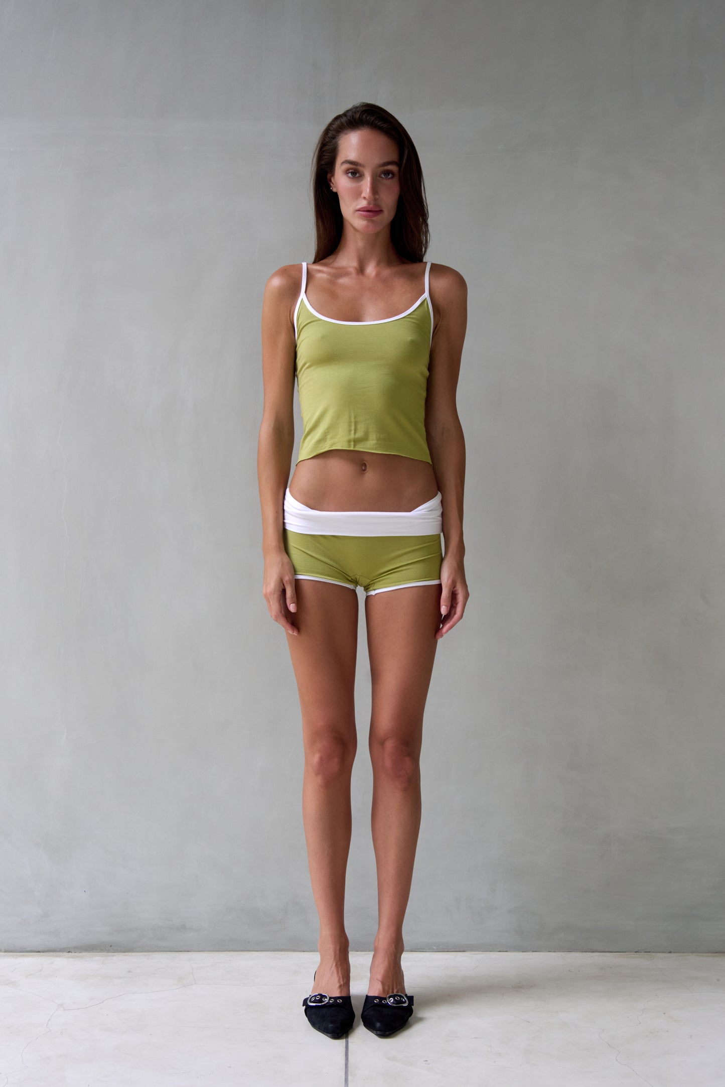 “Vega” raw edges mini shorts (matcha)