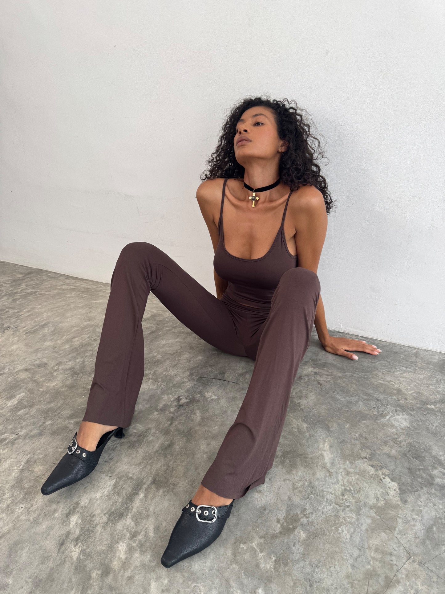 “Eris” raw edges flared pants (chc)