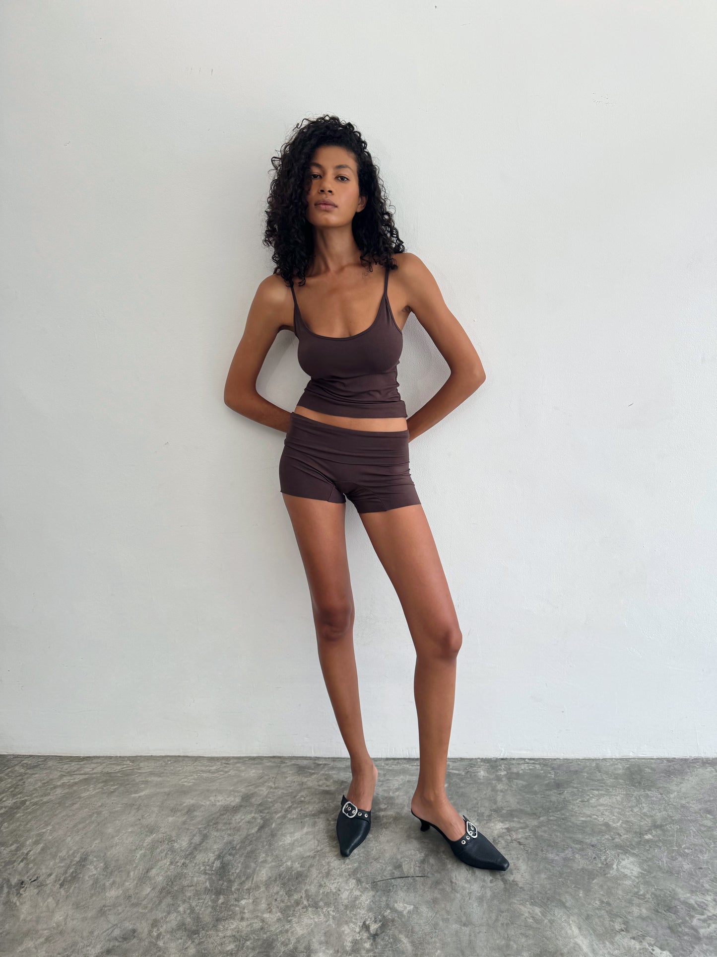 “Vega” raw edges mini shorts (chc)