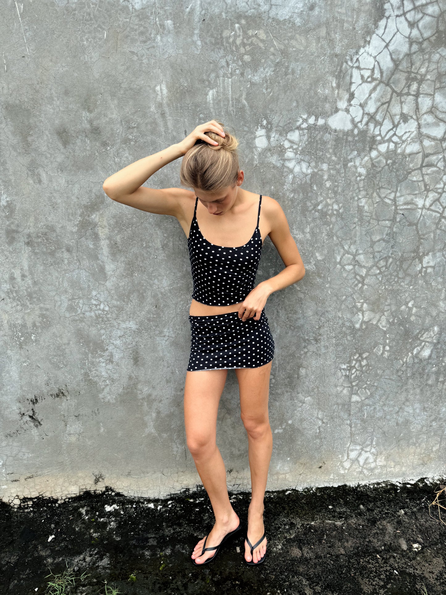 “Sore” raw edges tank top (polka dot)