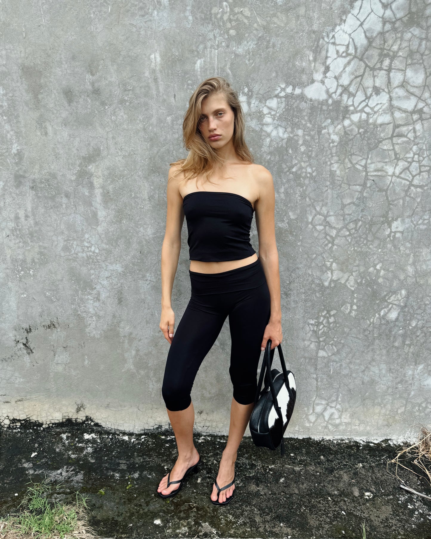 “Sena” raw edges capri leggings (blk)