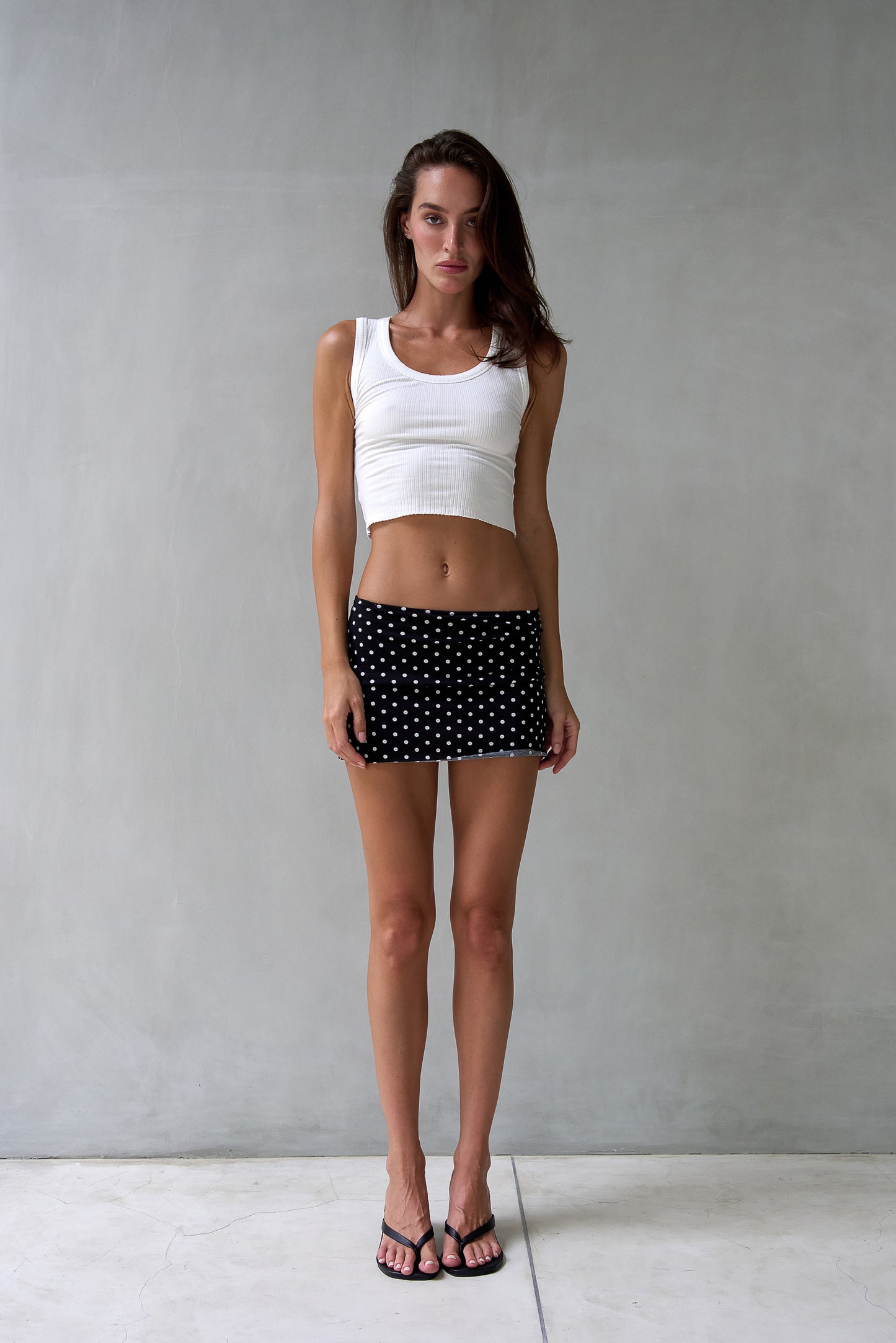 “Frey” raw edges mini skirt (blk polkadot)