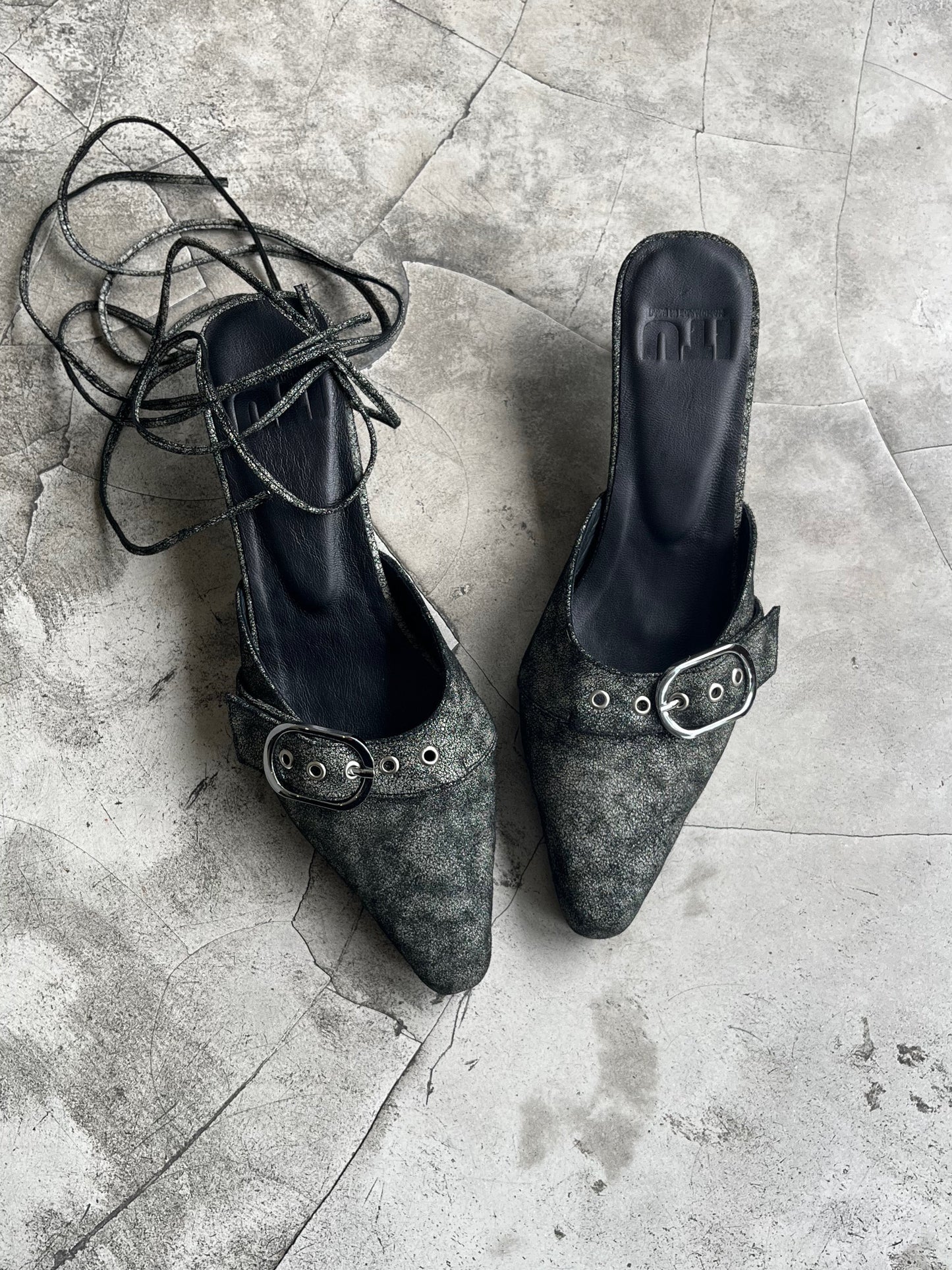 “Kaia” kitten heels shoes (white)