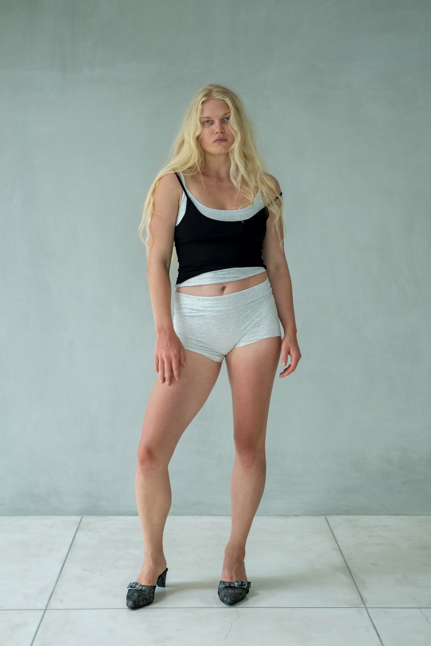 “Vega” raw edges mini shorts (grey rib)