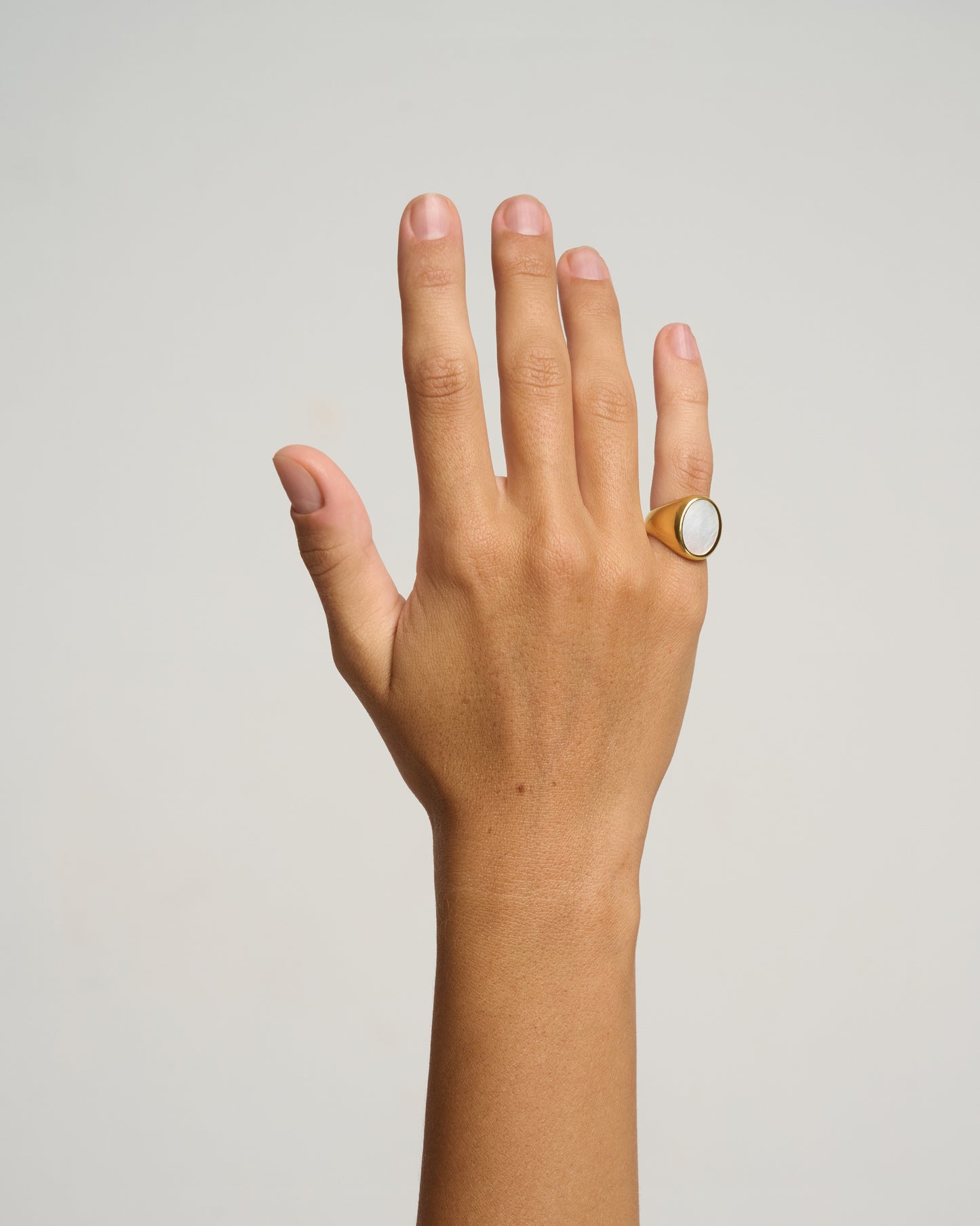 Unisex “Enea” Mother of Pearl signet ring