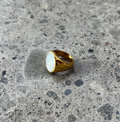 Unisex “Enea” Mother of Pearl signet ring