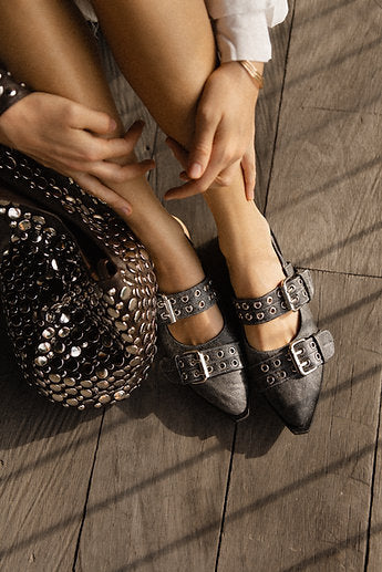 Leather belt sandal / Brushed grey
