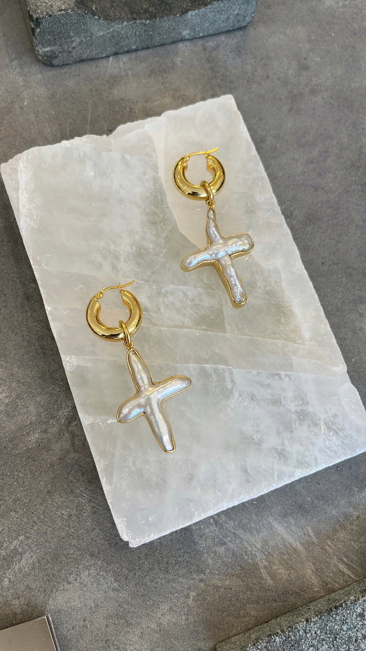 Unisex “Luka” 3-in-1 vintage look pearl cross set