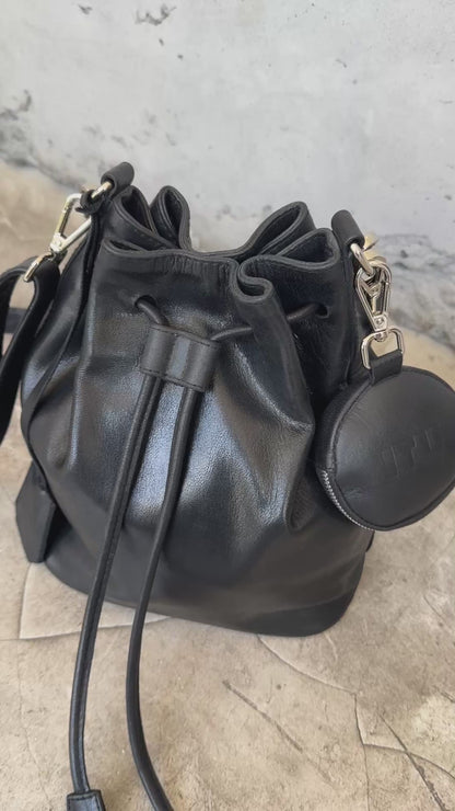 ”Okla” Large leather bucket bag